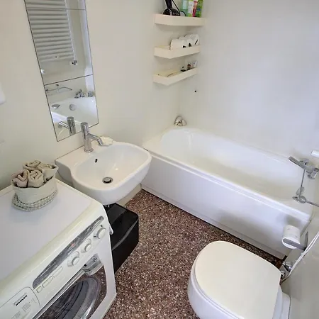 Got Time Artists' Alcove, Cool, 2pax Apartman